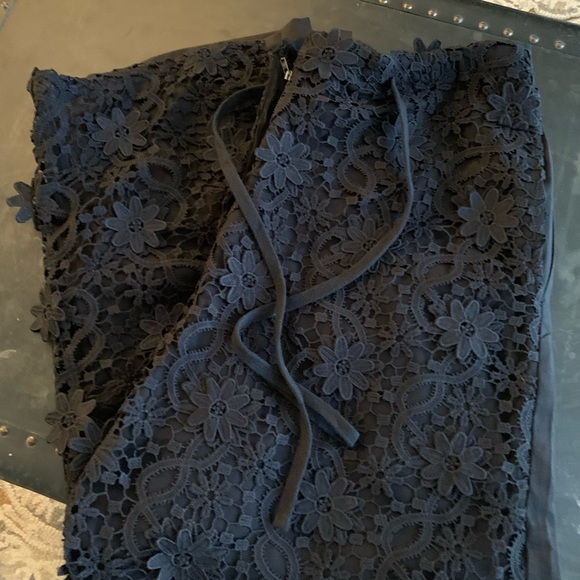 French Connection lace capris pants! Cute for summer evening! - Picture 1 of 6